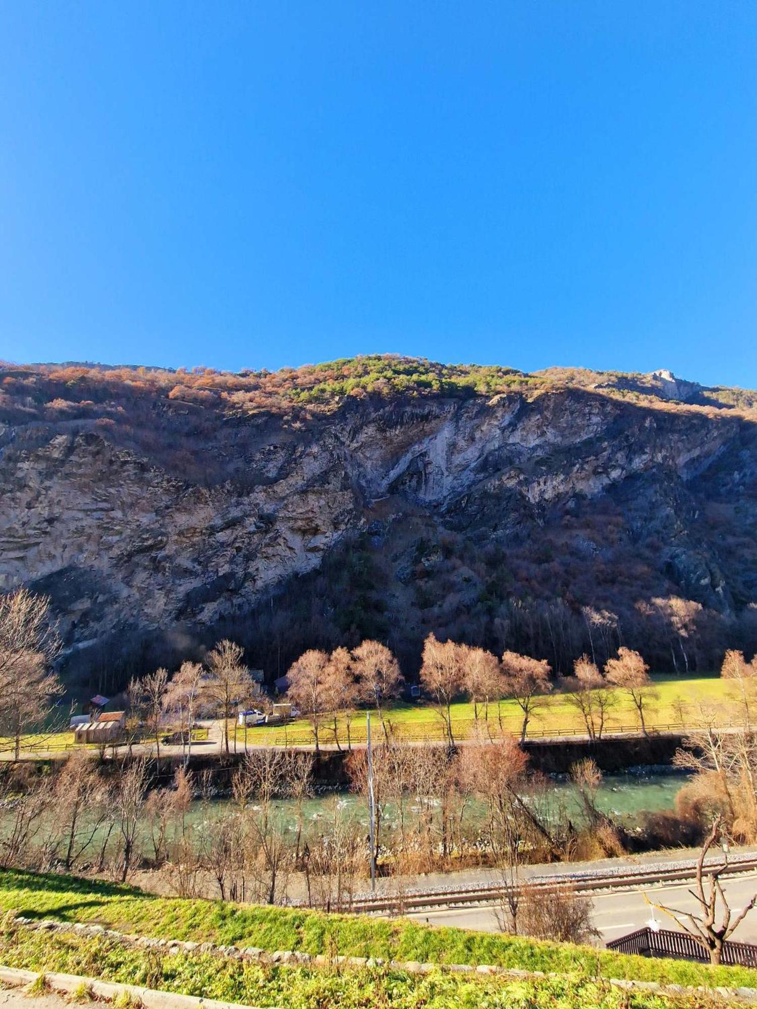 Kunstplanet Im Herzen Der Alpen Am Planetenweg Visp Exteriör bild
